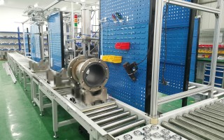 君达科技 泰州君达申请三防布加工生产线用自动化夹持机械臂专利，有效提升三防布外观品质