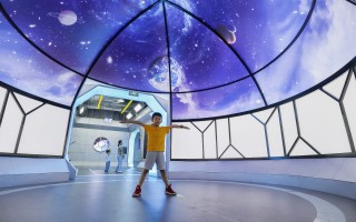 厦门科技馆拍照 厦门科技馆，有5大主题展馆，馆藏设施近400套件，是综合性科技馆