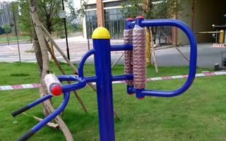 恵威科技股票 惠威科技收盘下跌184%，滚动市盈率19176倍，总市值2600亿元