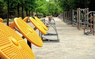 恵威科技股票 惠威科技收盘下跌184%，滚动市盈率19176倍，总市值2600亿元